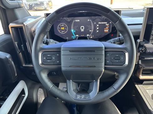 Used 2025 GMC Hummer EV 2X AWD/4WD image 17