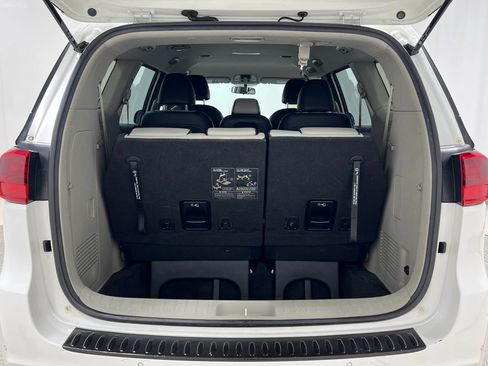 Used 2020 Kia Sedona EX FWD image 25