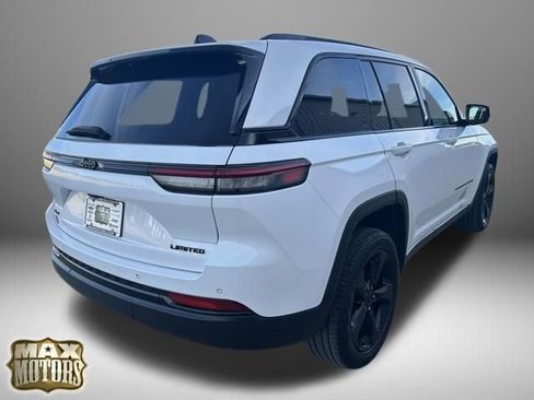 Used 2023 Jeep Grand Cherokee Limited w/ Black Appearance Package image 9