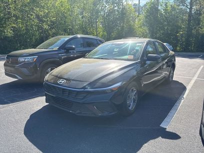 Used 2024 Hyundai Elantra SE