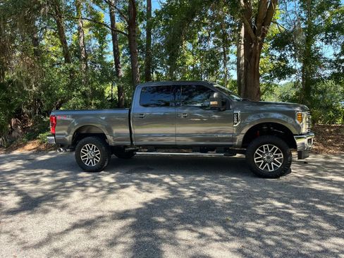Used 2017 Ford F250 Lariat w/ Lariat Ultimate Package AWD/4WD image 2