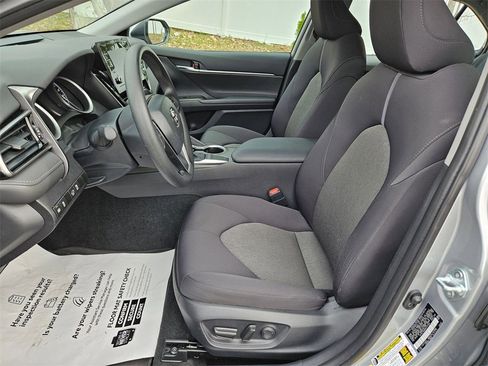 Used 2023 Toyota Camry LE image 8