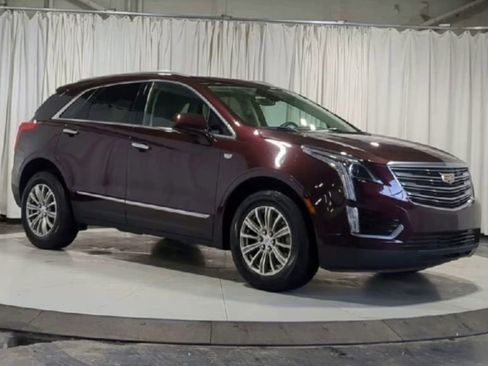 Used 2018 Cadillac XT5 Luxury w/ Driver Awareness Package image 2