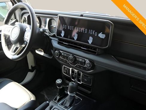 New 2025 Jeep Wrangler Unlimited Sahara AWD/4WD image 19