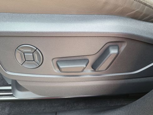 Certified 2025 Audi Q5 Premium w/ Convenience Package image 17