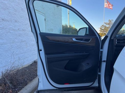 Used 2024 Volkswagen Atlas SE image 8