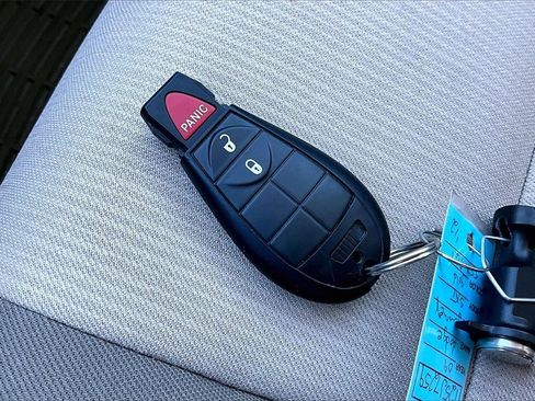 Used 2009 Dodge Journey SXT w/ Rear Seat Video Group image 11