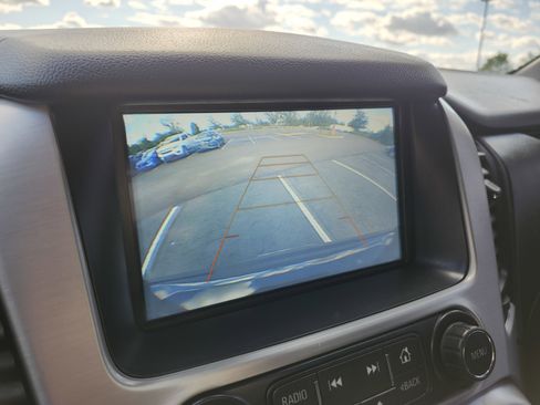 Used 2019 GMC Yukon XL SLT AWD/4WD image 4
