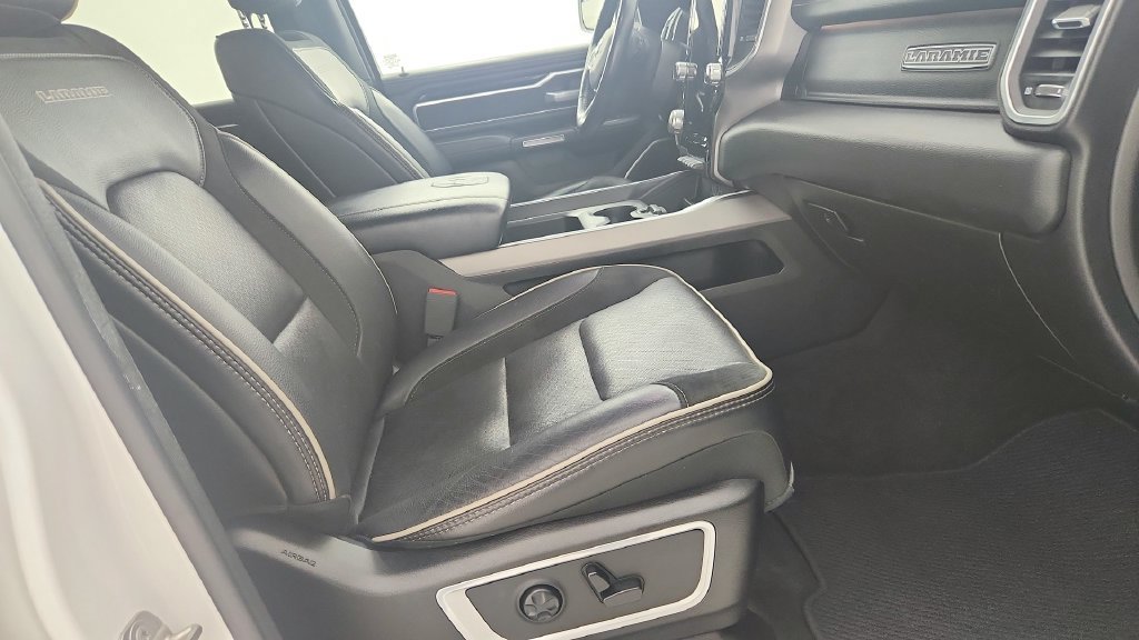Used 2020 RAM 1500 Laramie w/ Sport Appearance Package AWD/4WD image 28