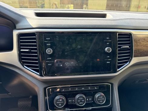 Used 2018 Volkswagen Atlas SEL Premium AWD/4WD image 19