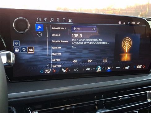 Used 2024 Chevrolet Traverse LT image 18