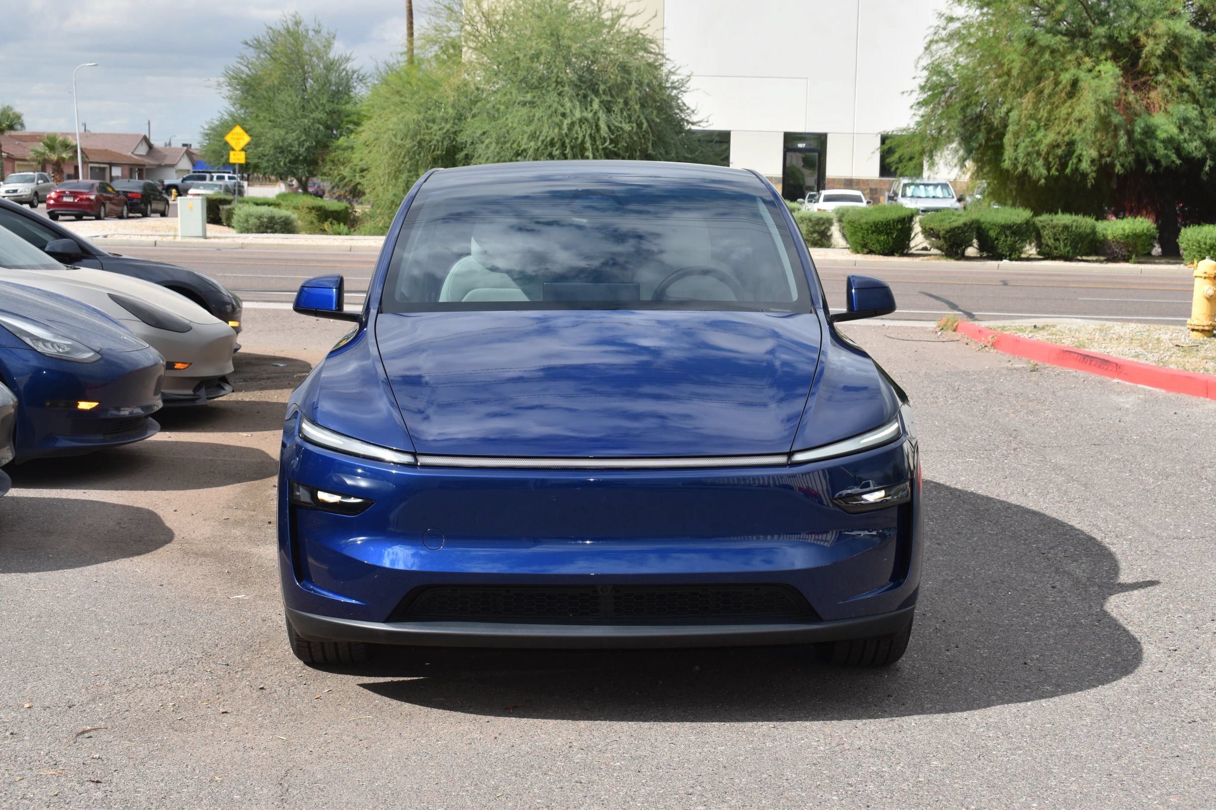 Used 2026 Tesla Model Y Long Range AWD/4WD image 3