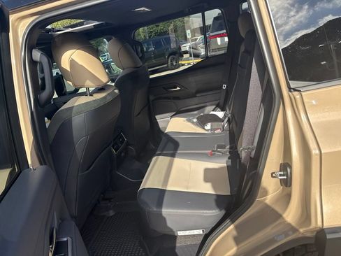 Certified 2026 Lexus GX 550 AWD/4WD image 18