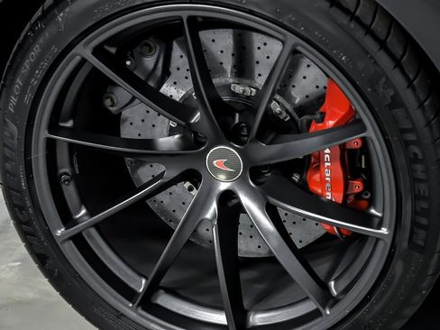 Used 2018 McLaren 720S image 19