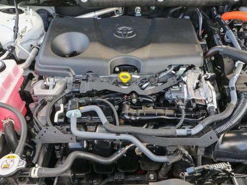 Used 2022 Toyota Venza XLE image 28