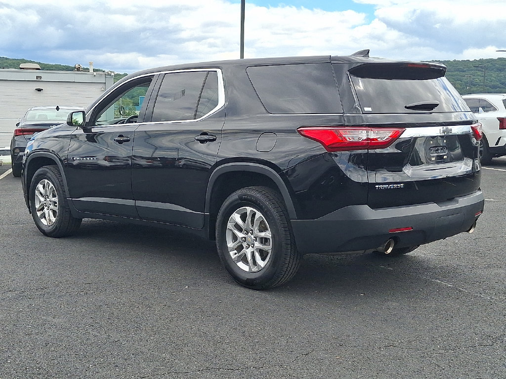 Used 2021 Chevrolet Traverse LS FWD image 4