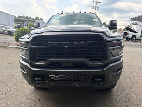 Used 2026 RAM 2500 Tradesman AWD/4WD image 2