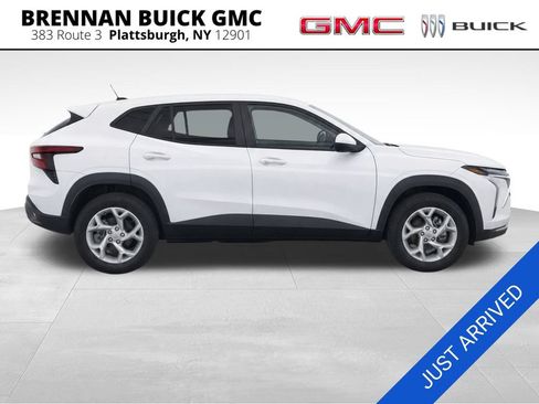 Certified 2024 Chevrolet Trax LS w/ LS Convenience Package FWD image 6
