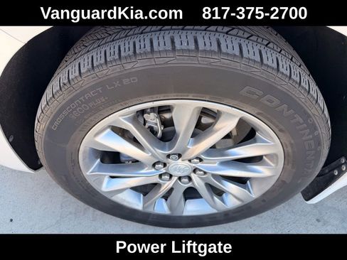 Used 2022 Buick Enclave Avenir w/ Avenir Technology Package image 10