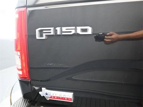 Used 2017 Ford F150 XLT w/ Equipment Group 302A Luxury image 19