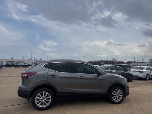 Certified 2022 Nissan Rogue Sport SV w/ Technology Package image 24