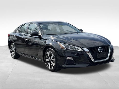 Certified 2023 Nissan Altima 2.5 SV FWD image 3