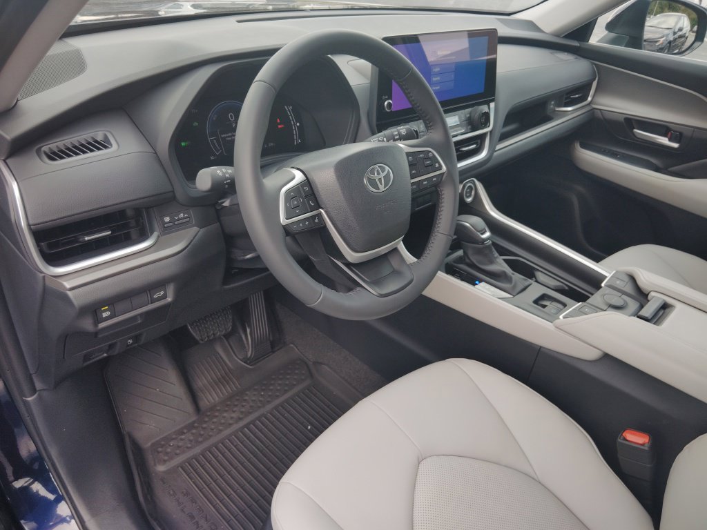 New 2026 Toyota Grand Highlander XLE FWD image 4