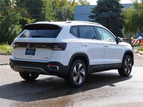 New 2025 Volkswagen Taos SE image 2