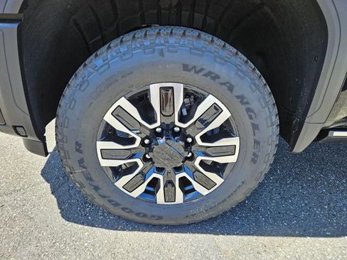 New 2026 GMC Sierra 3500 Denali Ultimate AWD/4WD image 9
