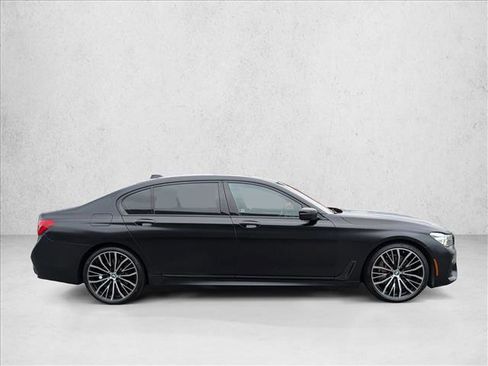 Used 2019 BMW 740i w/ M Sport Package image 4