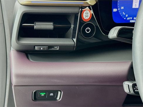 Used 2024 Porsche Macan 4 Electric image 14