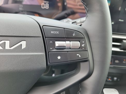 New 2026 Kia Sportage EX image 16