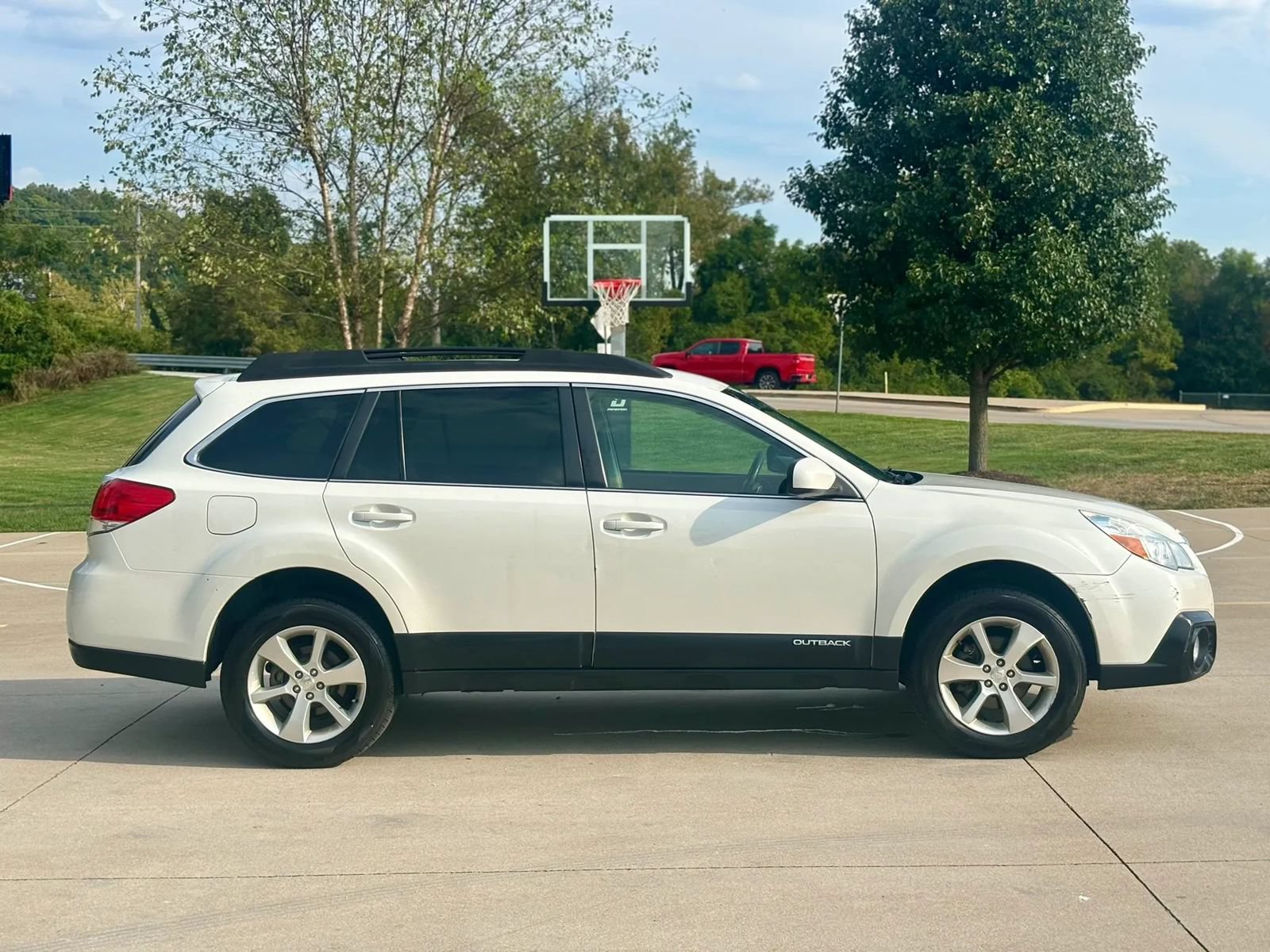 Used 2013 Subaru Outback 2.5i Limited AWD/4WD image 4