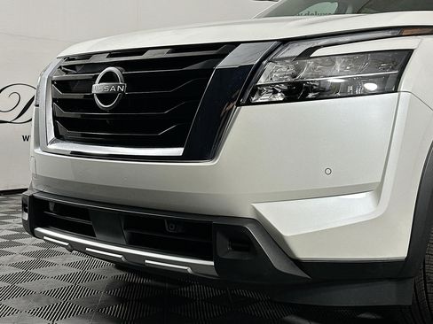 Used 2024 Nissan Pathfinder SL w/ SL Premium Package image 36