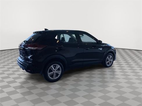 Used 2024 Nissan Kicks S image 11