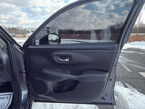 Used 2024 Honda HR-V EX-L image 18