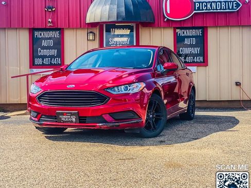 Used 2018 Ford Fusion SE w/ Fusion SE Technology Package FWD image 2