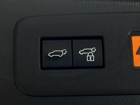 Used 2024 Lexus GX 550 w/ Accessory Package (Z1) AWD/4WD image 36