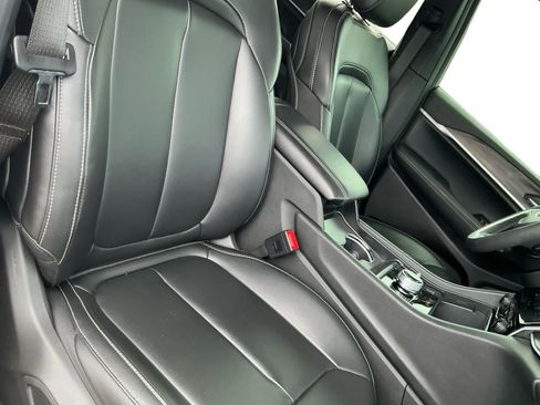 Used 2025 Jeep Grand Cherokee Limited AWD/4WD image 15