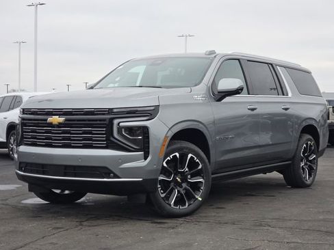New 2026 Chevrolet Suburban High Country image 2