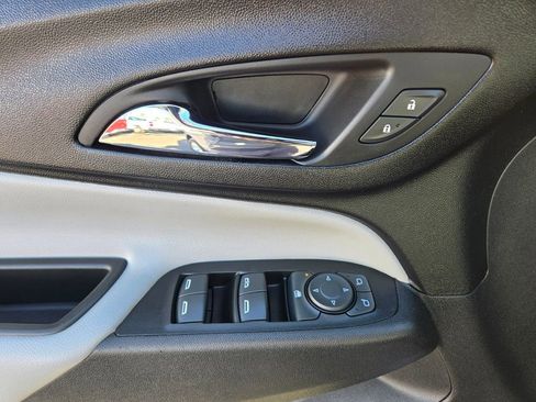 Used 2020 Chevrolet Equinox LS w/ LS Convenience Package image 17