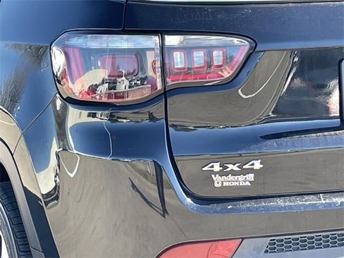 Used 2019 Jeep Compass Latitude image 6