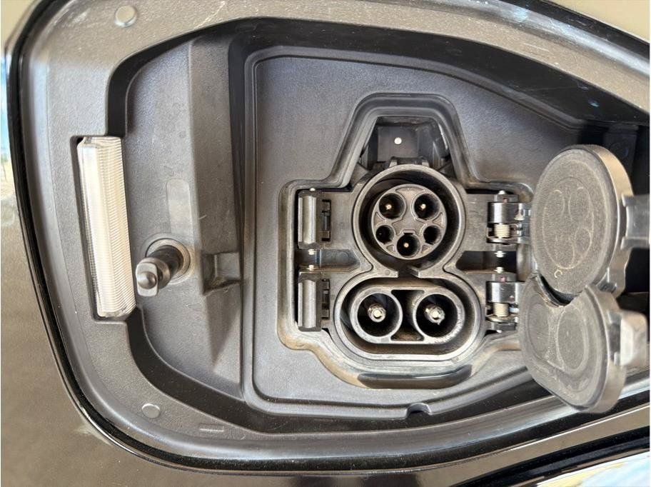Used 2023 Nissan Ariya FWD image 33