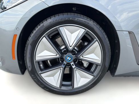 Used 2023 BMW i4 eDrive40 RWD image 13