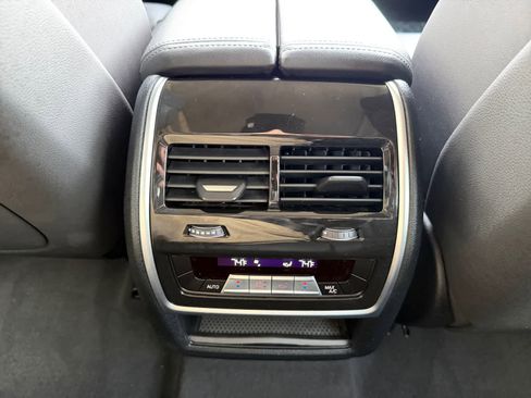 Used 2023 BMW X7 xDrive40i AWD/4WD image 23