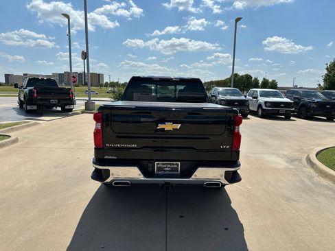 Used 2023 Chevrolet Silverado 1500 LTZ AWD/4WD image 4