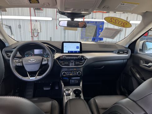 Used 2022 Ford Escape SEL image 4
