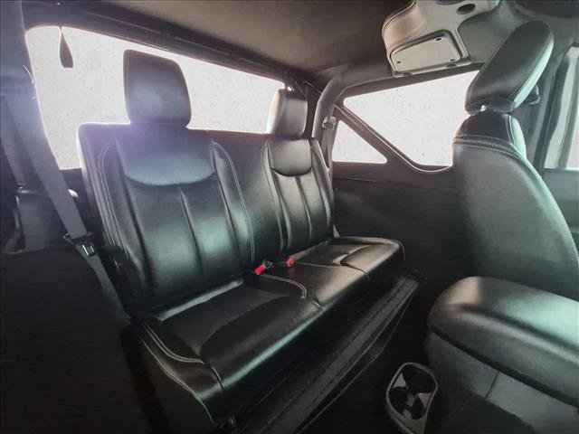 Used 2018 Jeep Wrangler Sahara w/ Connectivity Group AWD/4WD image 22