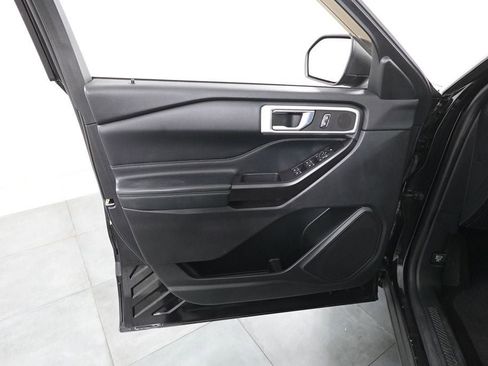 Certified 2020 Ford Explorer XLT w/ Equipment Group 202A image 8