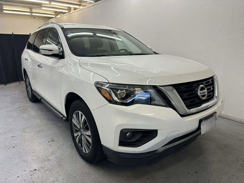 Used 2020 Nissan Pathfinder SV image 32